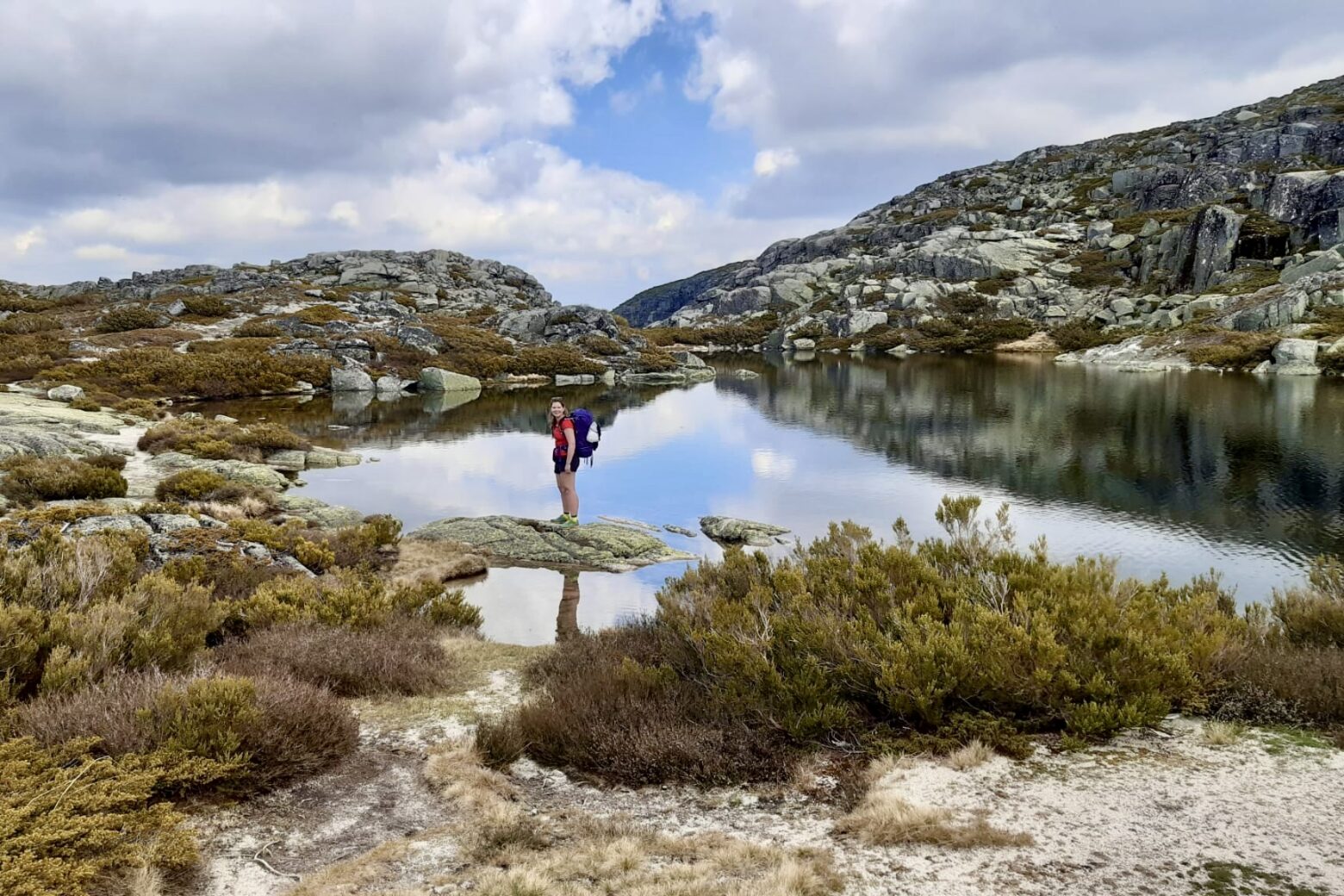 Přechod portugalského pohoří Serra da Estrela