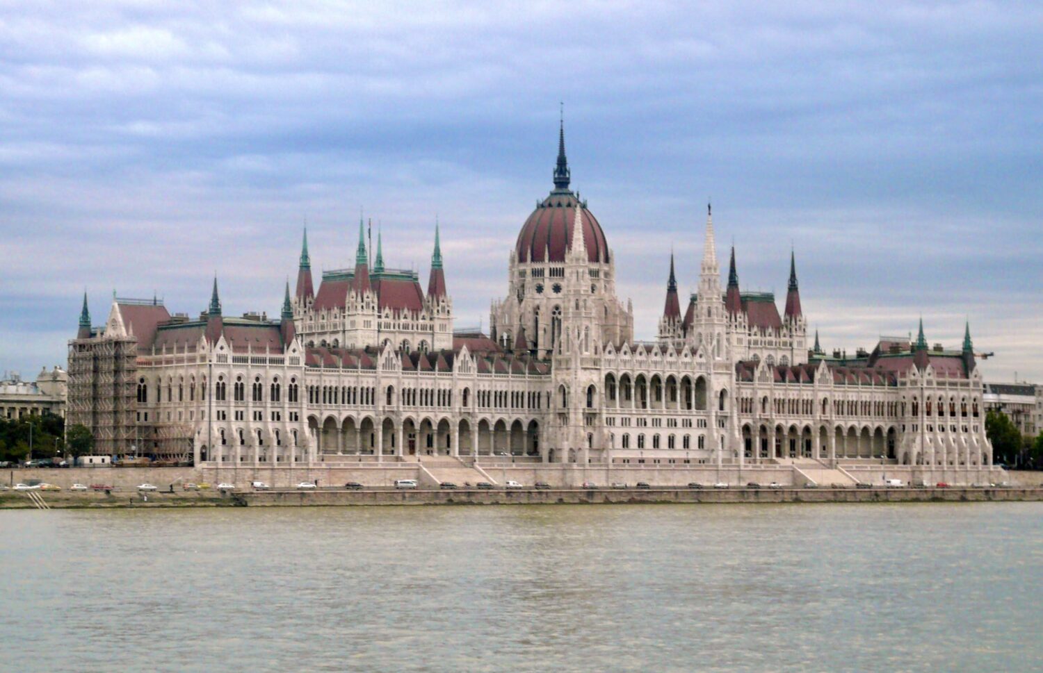 budapest madarsko parlament